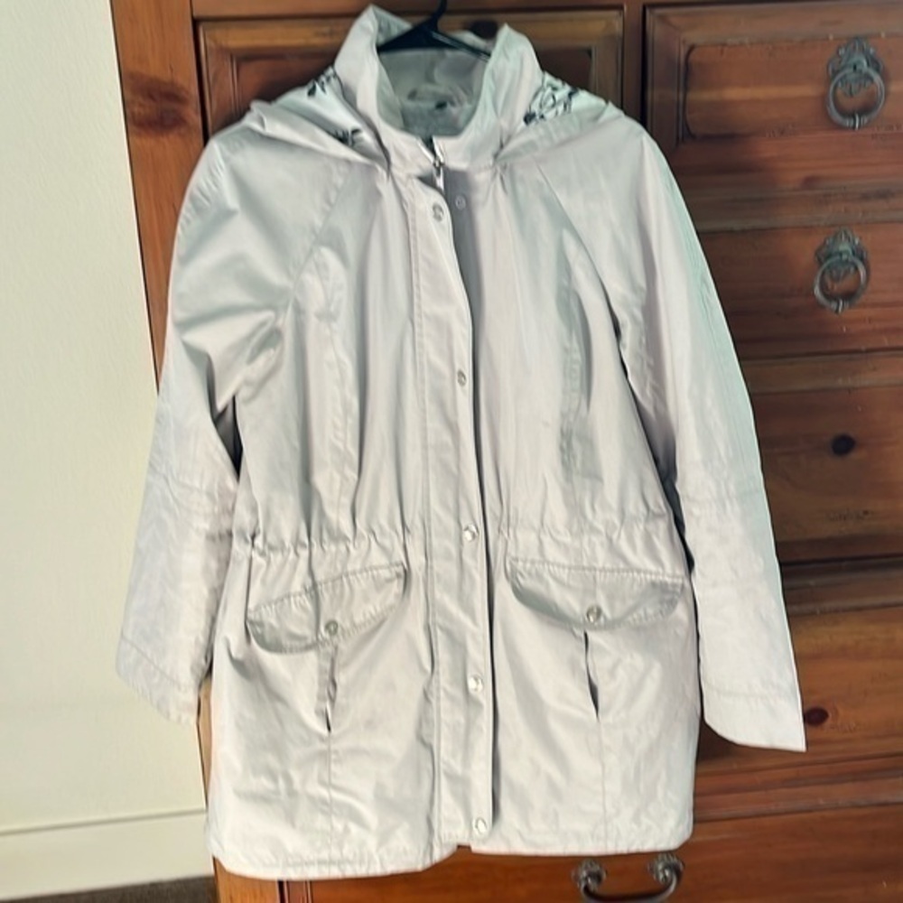 Fleet Street Women’s Spring Coat Size Medium GUC